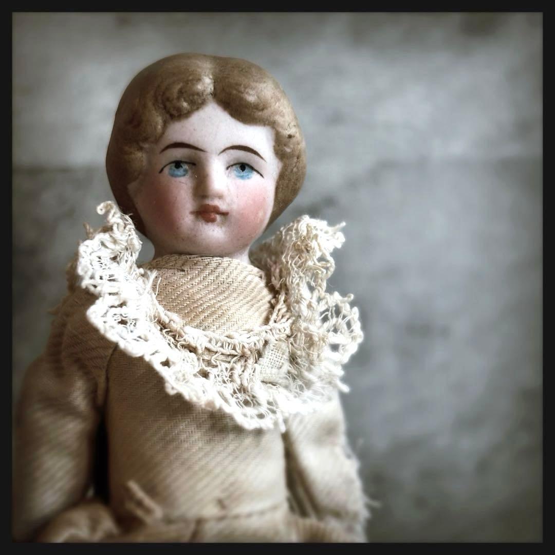 レアアンティーク　小さな少女のパリアンドール ビスクドール