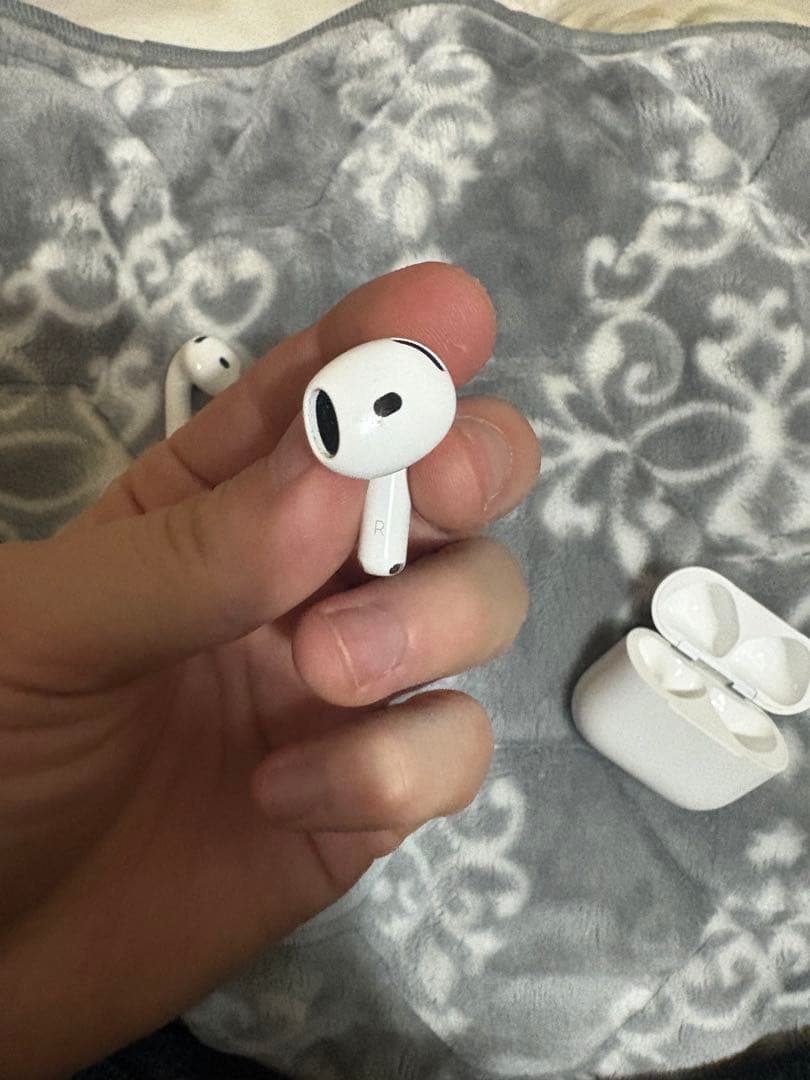 AirPods 第四世代　アクティブノイズキャンセリング無しモデル