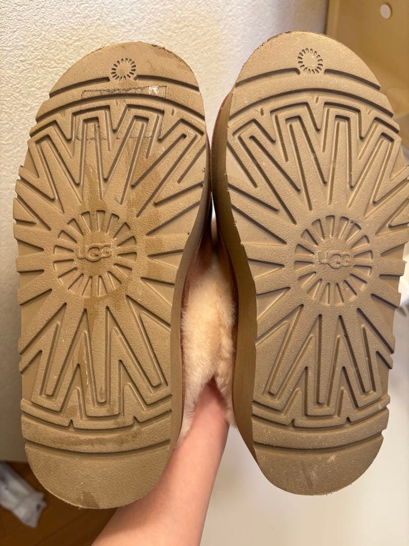 お値下げしました！美品✨UGG プラットフォームサンダル ベージュ