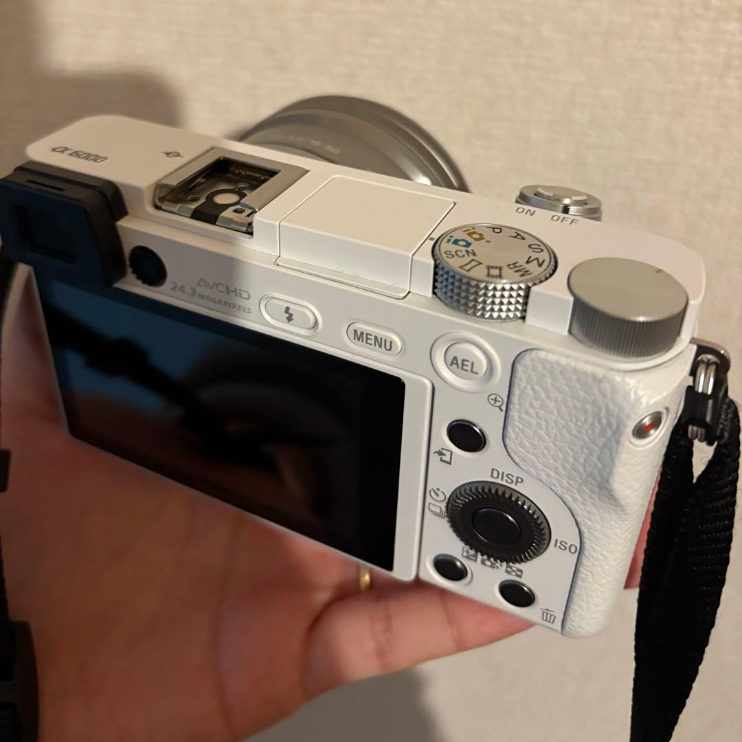 sonyデジタル一眼カメラ　a6000