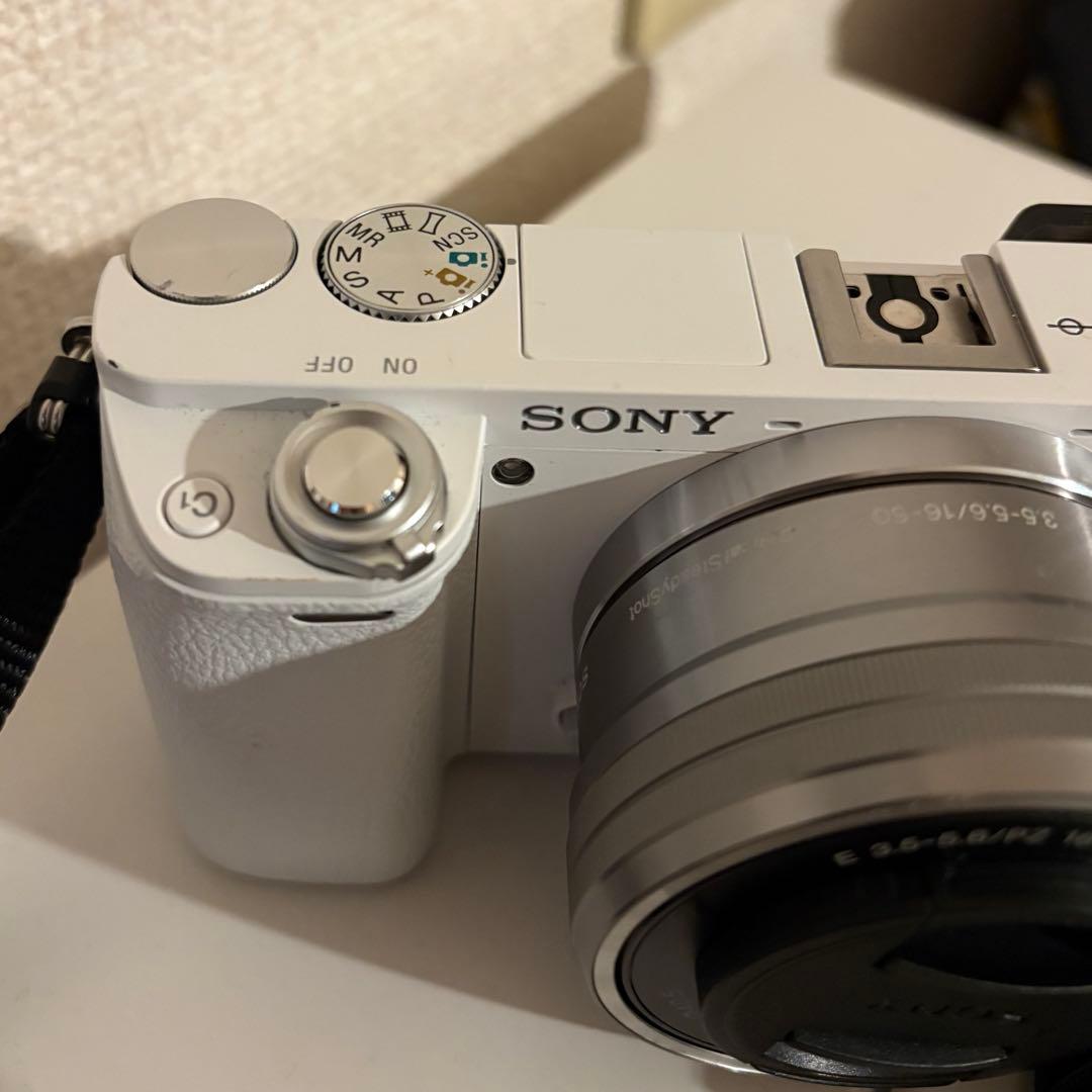 sonyデジタル一眼カメラ　a6000