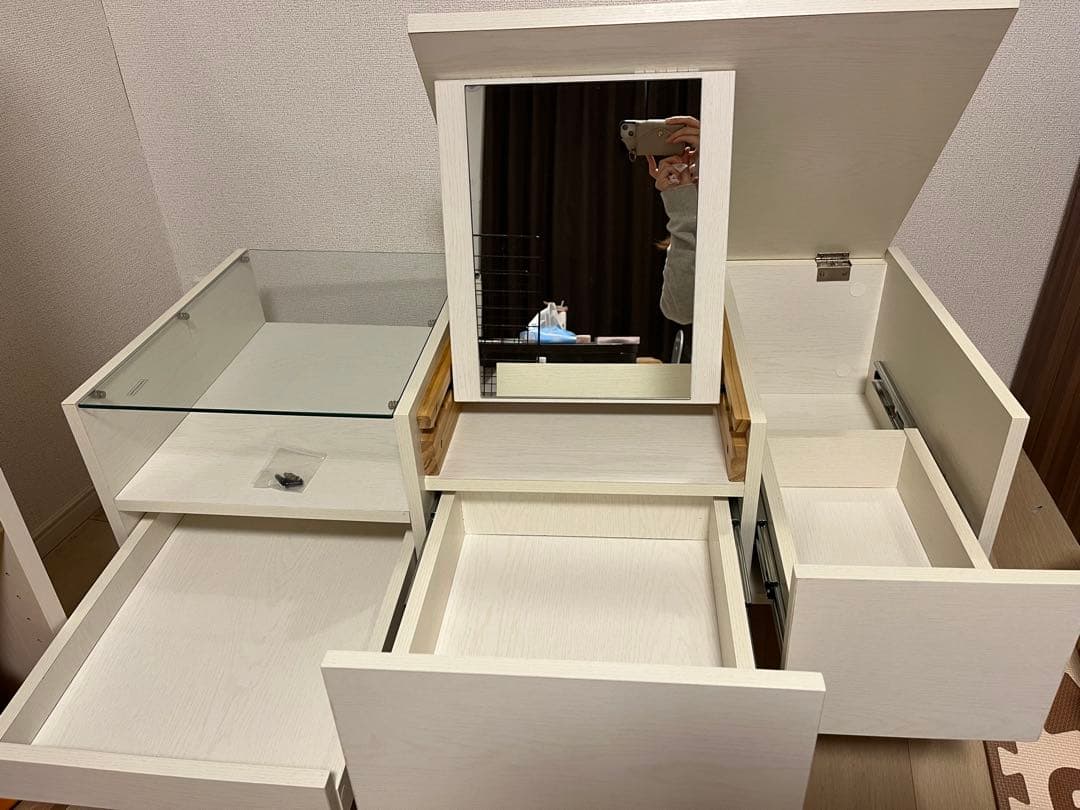 ロウヤ　ホワイト木製ガラス収納　ドレッサー