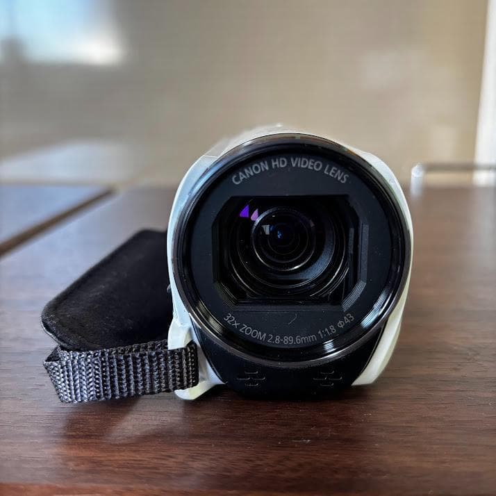 Canon iVIS HF R700 2016年製 付属品多数 予備バッテリー付