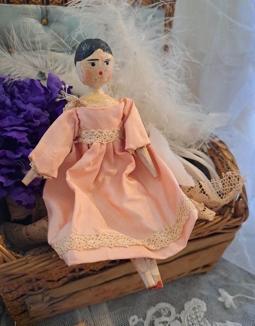 小さめ　ペグドール　座れる　ピンクドレス　　ミニョネット　アンティーク　ほのぼの