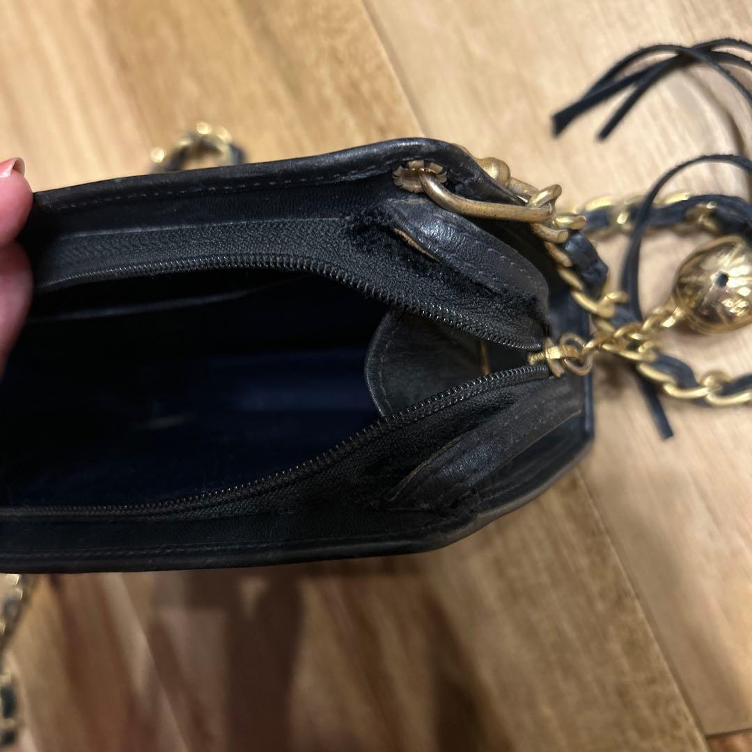 シャネル　斜めがけポシェット　紺色