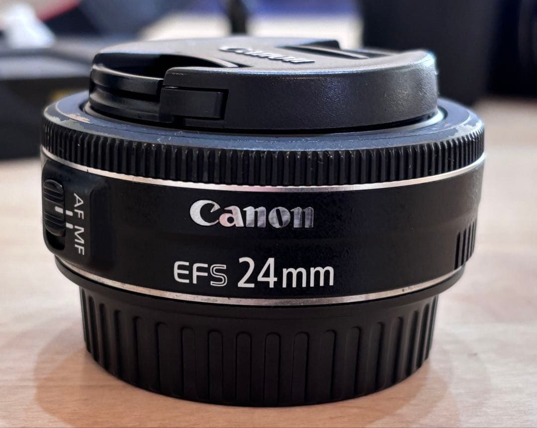 Canon EFS 24mm 単焦点レンズ パンケーキレンズ、デートレンズ
