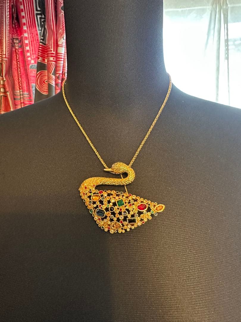 希少　SCS スワロフスキー　スワンブローチ　マルチカラー　ゴールドトーン美品