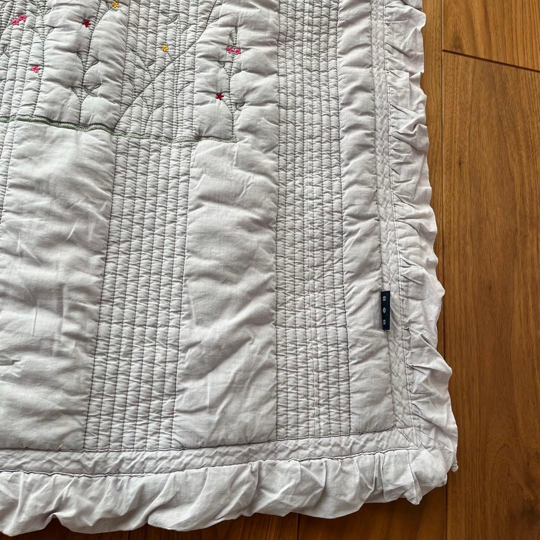 イブルマット◎ライトグレー　お花刺繍入り　キルティング 韓国　165×210