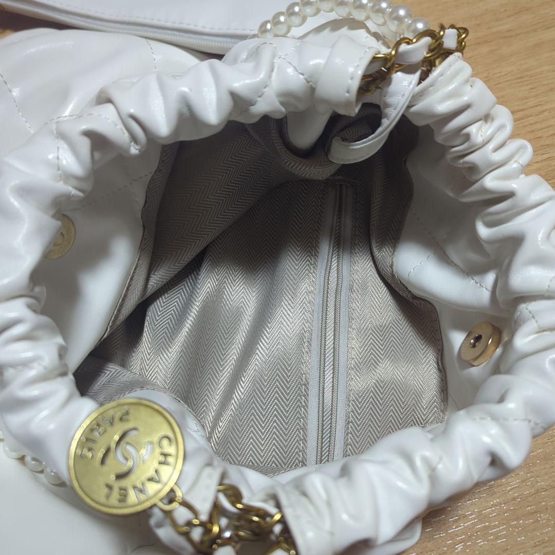 CHANEL ノベルティ　 ホワイト キルティング ショルダーバッグ