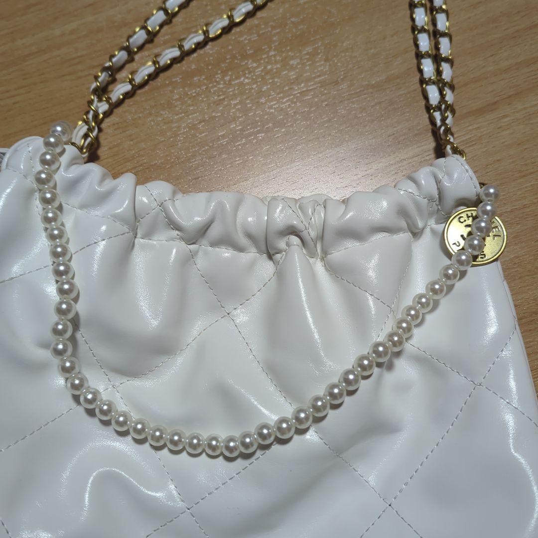 CHANEL ノベルティ　 ホワイト キルティング ショルダーバッグ