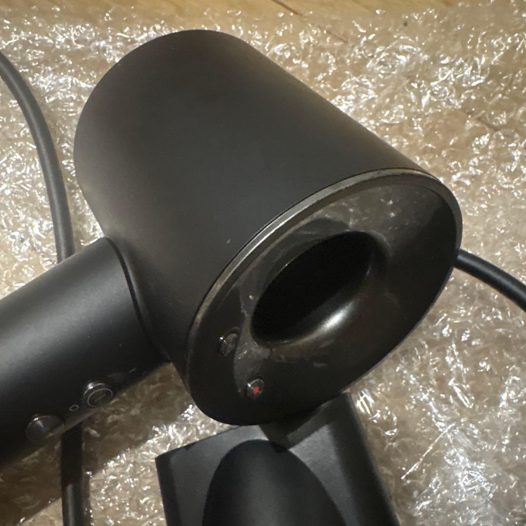 ダイソンドライヤー　ブラック