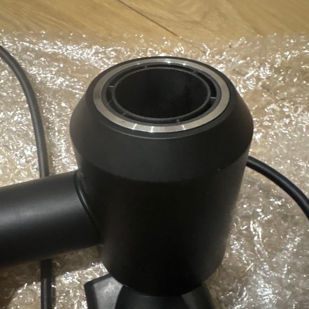 ダイソンドライヤー　ブラック