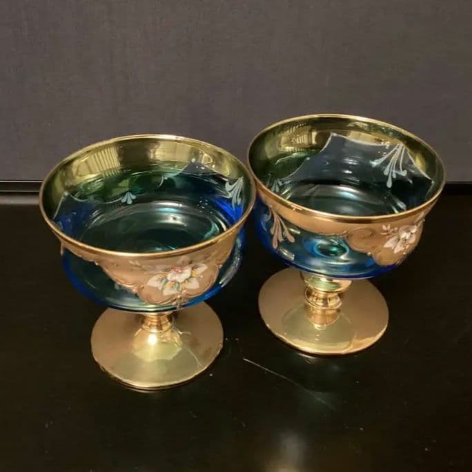 ベネチアンガラス　2客金色とブルーのエレガントなデザインの手描き花柄グラス　①②