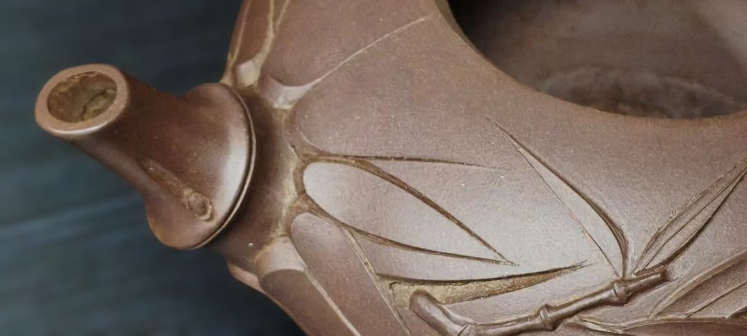 【宜興紫砂壺】国家工芸師儲韋芳製 中国紫泥茶壺　Yixing Teapot