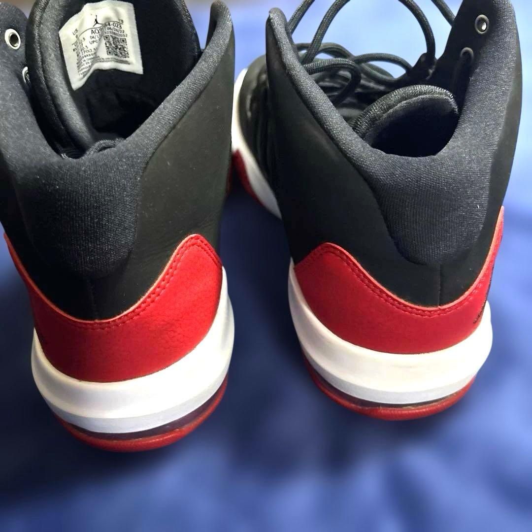 ナイキのジョーダン マックス オーラ (Jordan Max Aura)