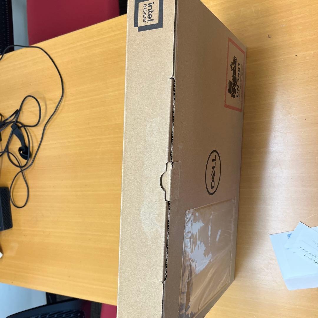 デルInspiron 15 3520/15.6型/Corei7/メモリ16GB