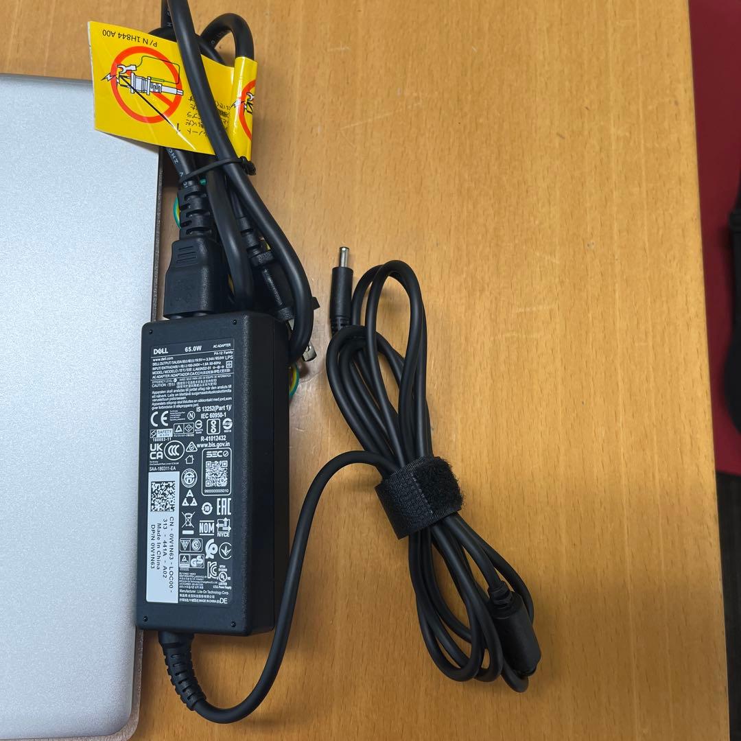 デルInspiron 15 3520/15.6型/Corei7/メモリ16GB