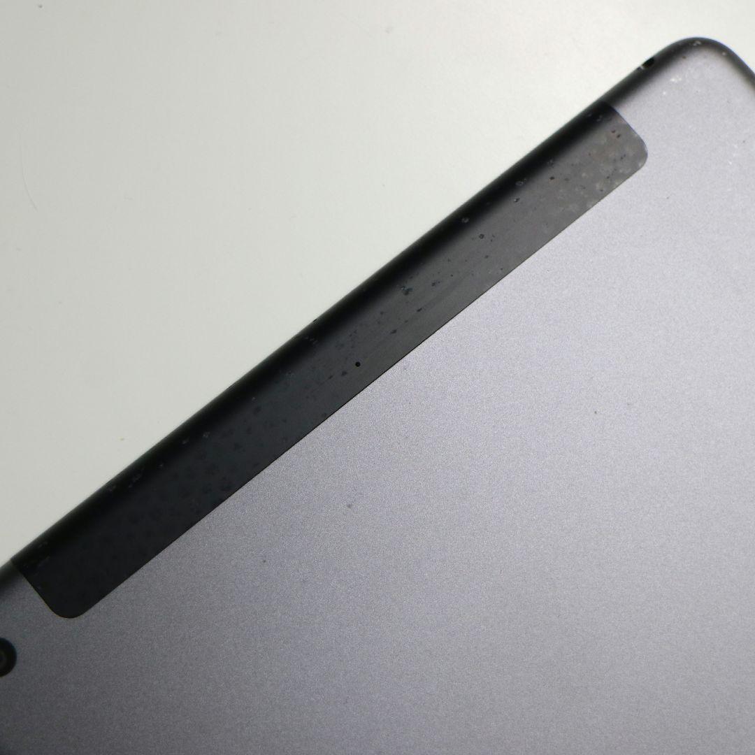 【背面傷・曲がり小】iPad (第8世代) 32GB WiFi+Cellular