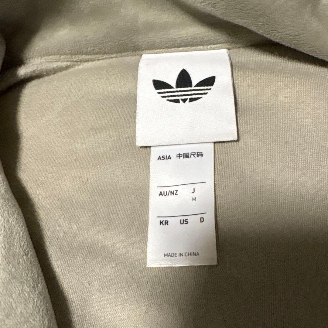 adidasベロア　ベージュ ジャケット M 値下げ大歓迎‼️