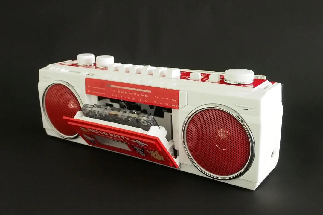 新品 ハローキティ 50周年Bluetooth機能搭載 ラジカセ SCR-B3