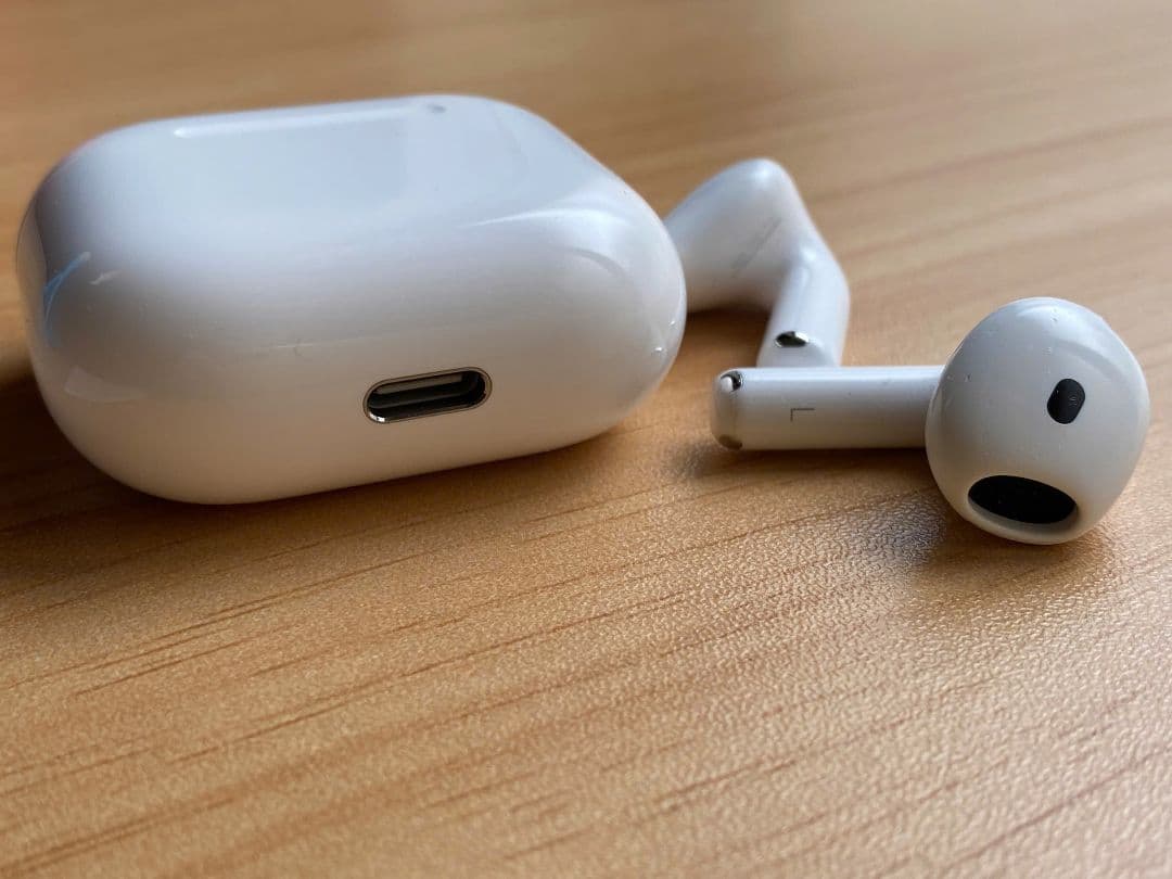 Apple AirPods 4（通常版・ANC非対応）