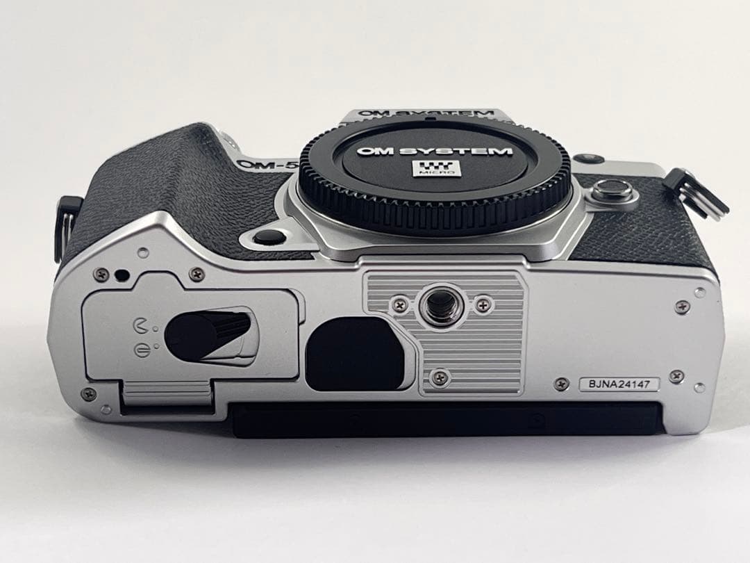 【中古】【美品】OM SYSTEM / オリンパス OM-5ボディ、ガイドブック