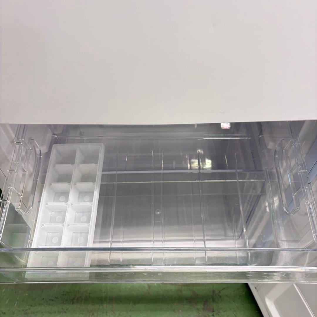 637 2023年製　冷蔵庫 100Ｌ強　小型　一人暮らし　右開き　2ドア　白色