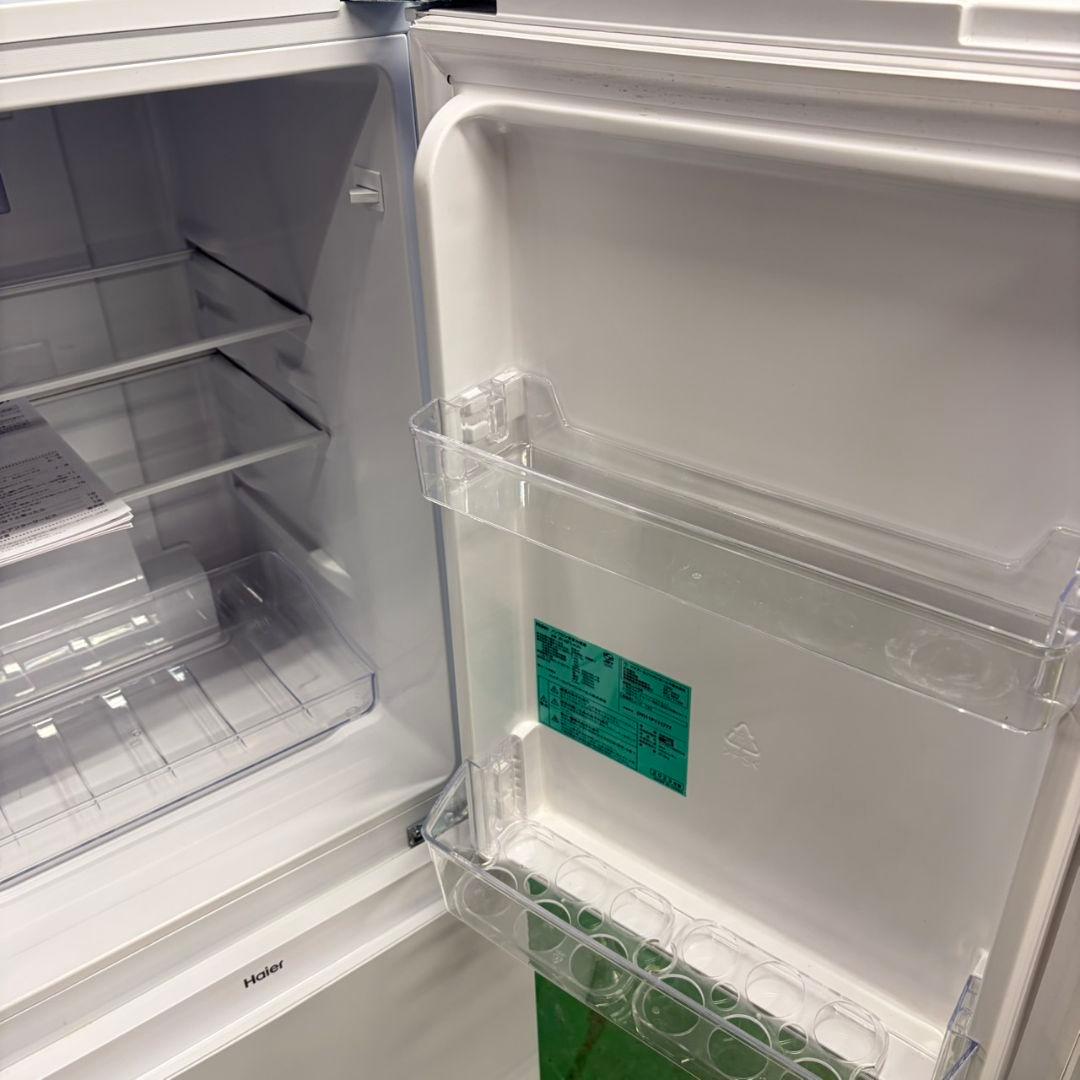 637 2023年製　冷蔵庫 100Ｌ強　小型　一人暮らし　右開き　2ドア　白色