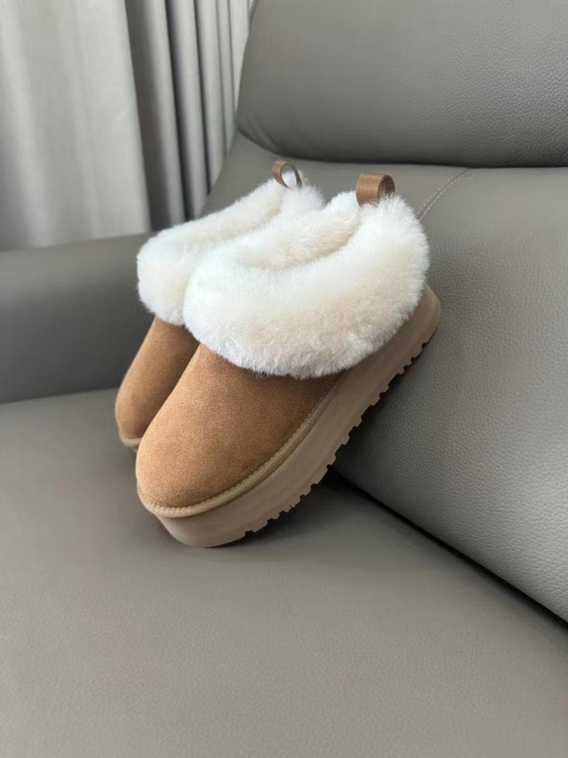 新品 UGG ブラウン ムートンブーツ 厚底