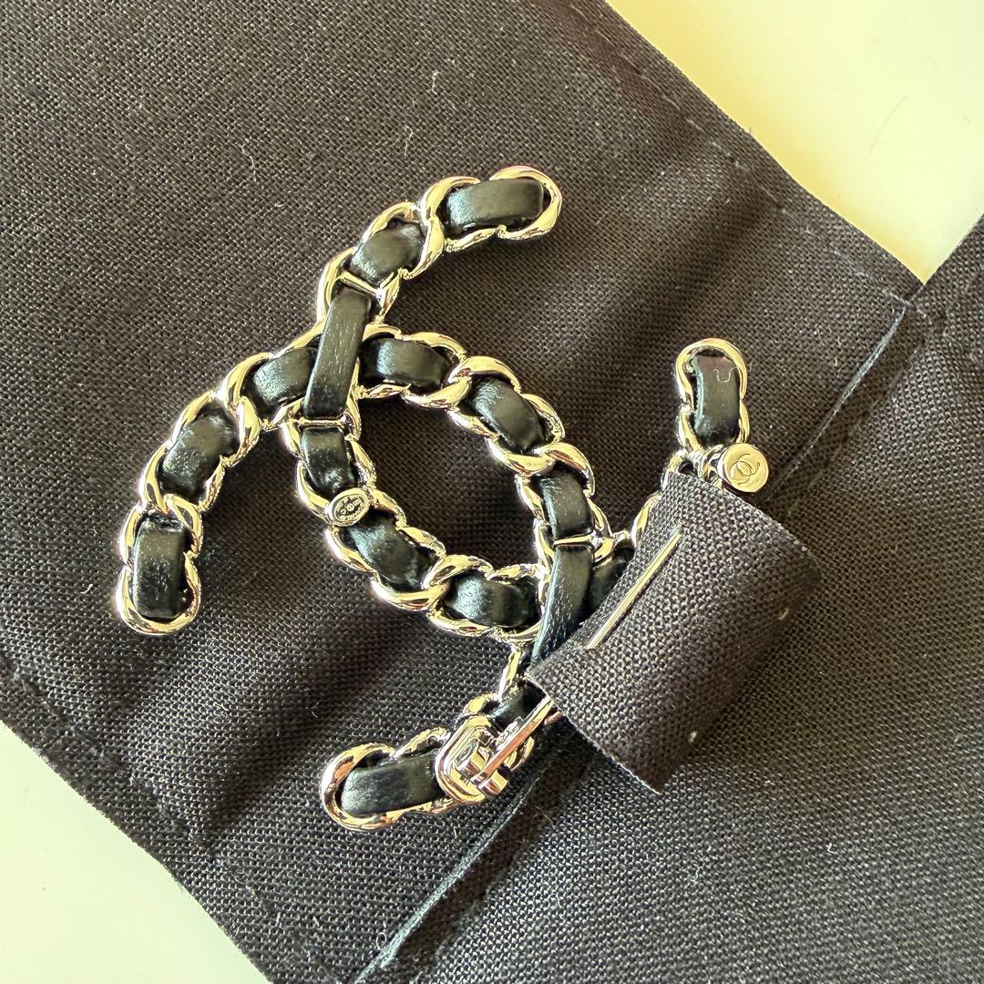 CHANEL 24FW ブローチ　シルバーカラー