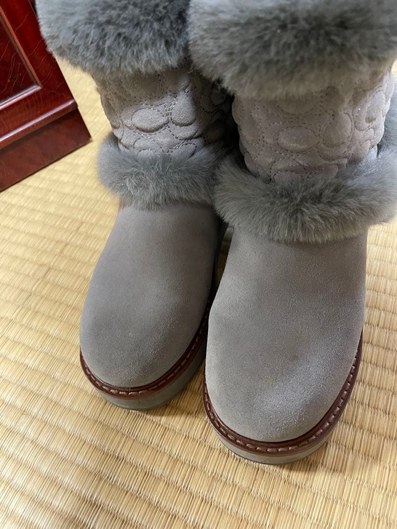 coachムートンブーツ