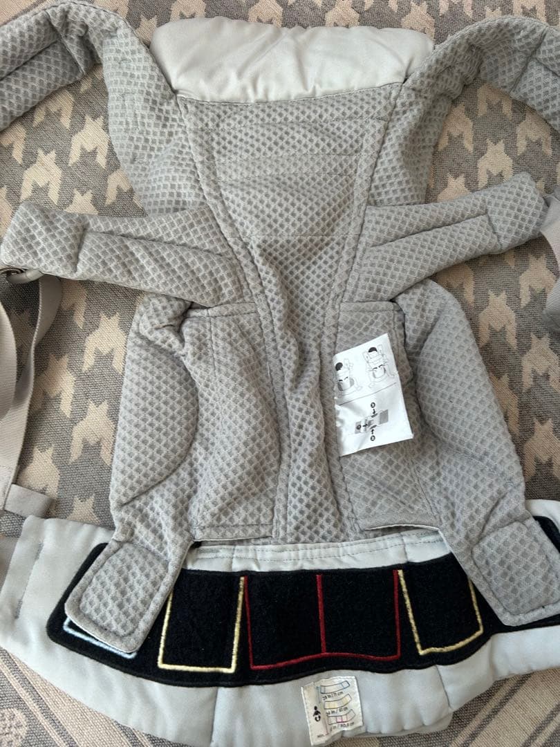 ergobaby 抱っこ紐 グレー メッシュ　オムニブリーズ