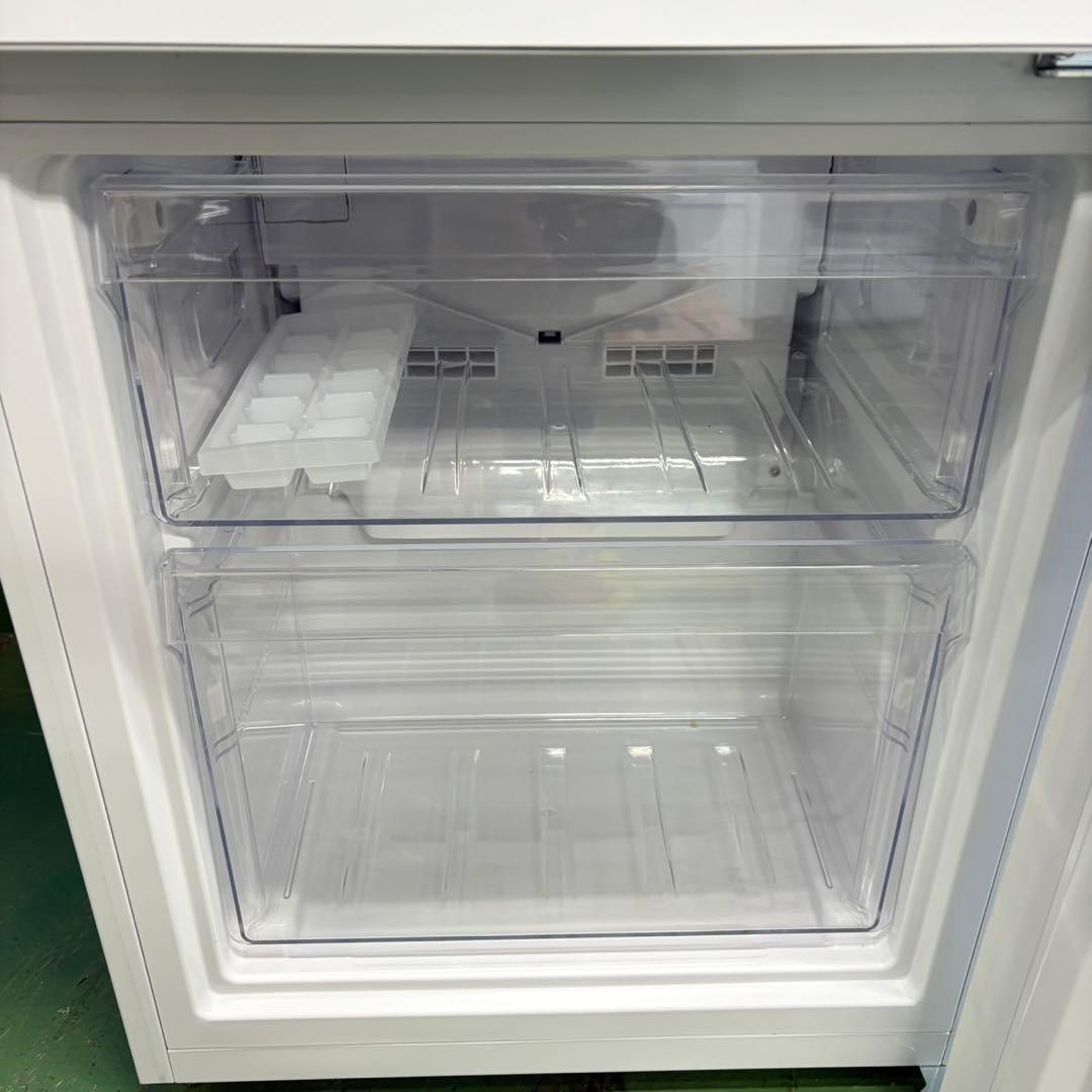 637 ホワイト　冷蔵庫　100L強　小型　右開き　2ドア　一人暮らし　東京発