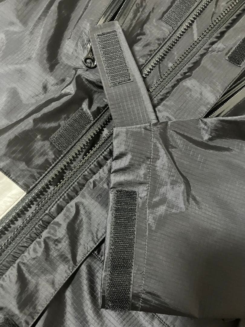Supreme 黒 M ナイロンパーカー