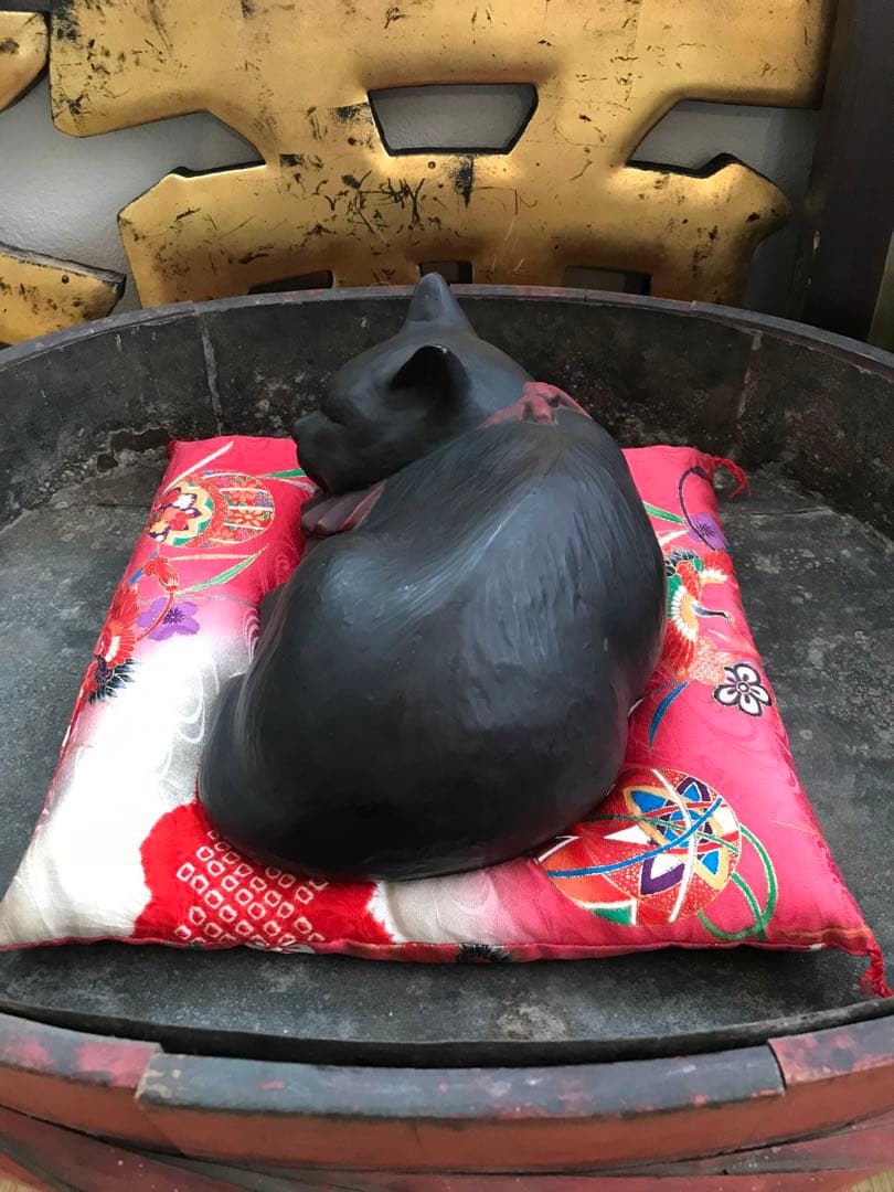 超希少 珍品 時代 骨董 猫 黒猫 眠り猫 置物 春画人形 枕絵 裏隠し 昭和
