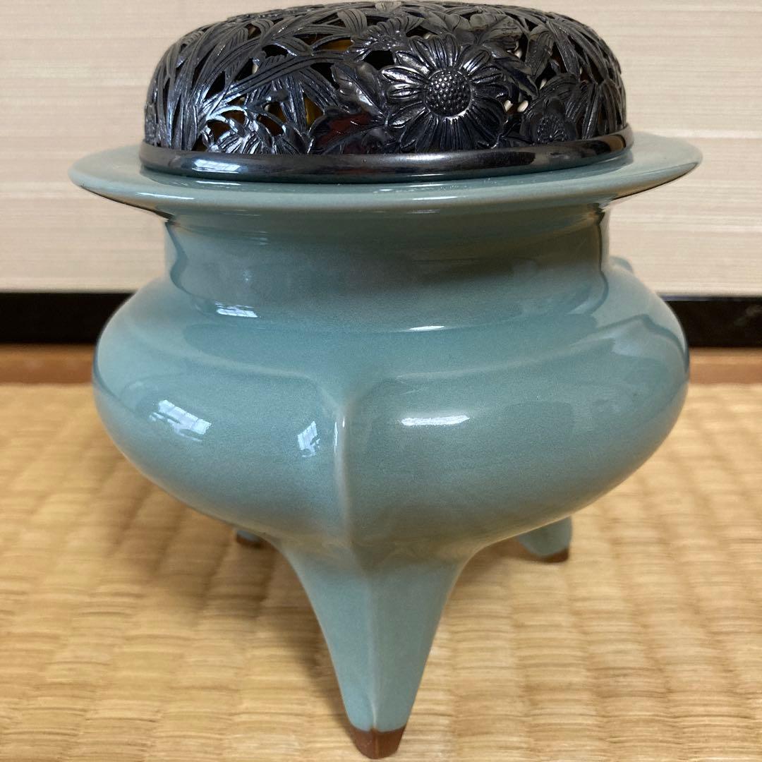 諏訪蘇山作 香炉 青磁 袴腰 三足香炉 純銀 花刻透し火屋 信幸造