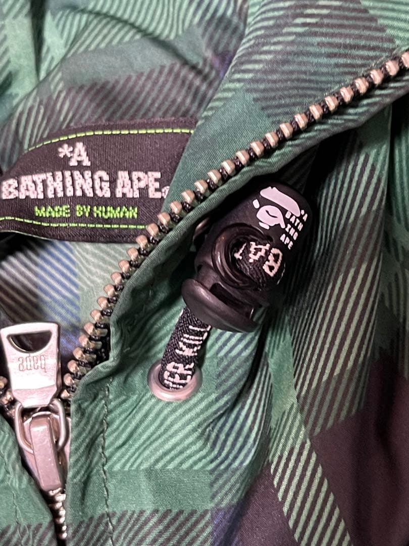A BATHING APE フード付きナイロンジャケット