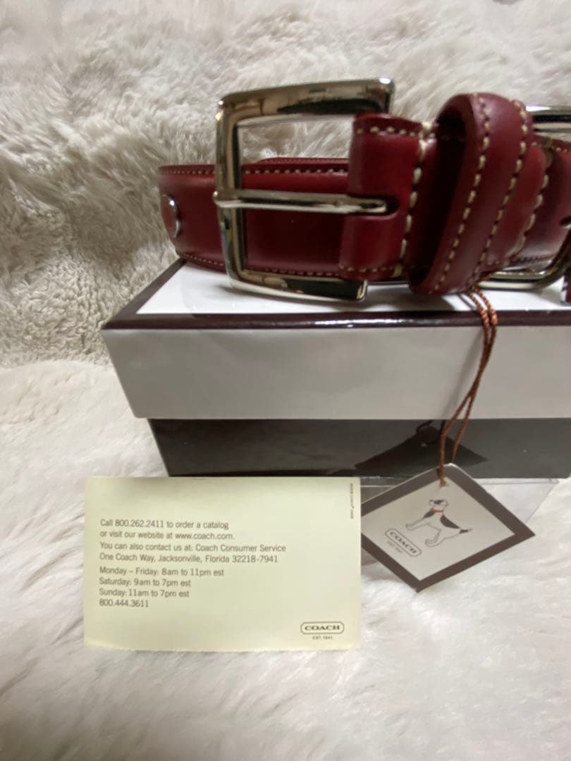 新品未使用品　COACH赤いレザー犬用首輪 Ｌサイズ スタッズ付き