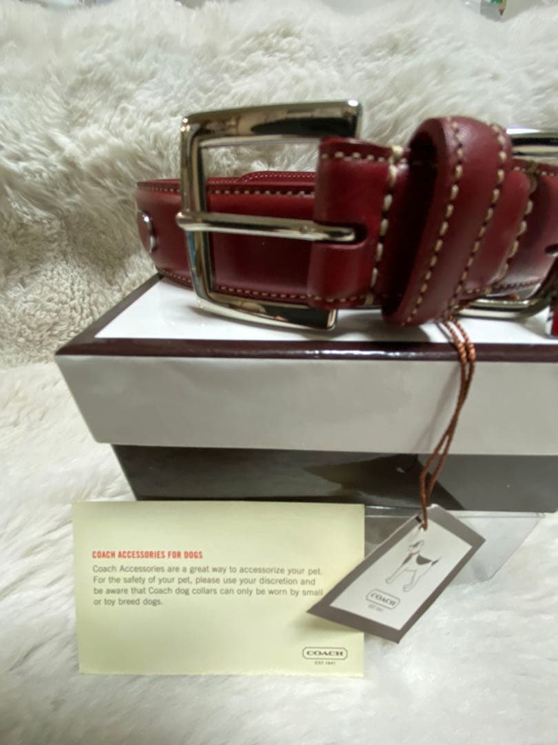 新品未使用品　COACH赤いレザー犬用首輪 Ｌサイズ スタッズ付き