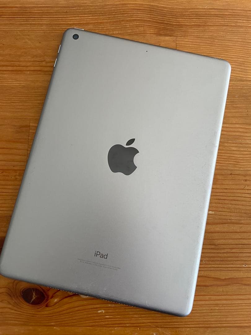 【送料込み】iPad 第6世代 32GB バッテリー良好 未使用充電器＋箱付き