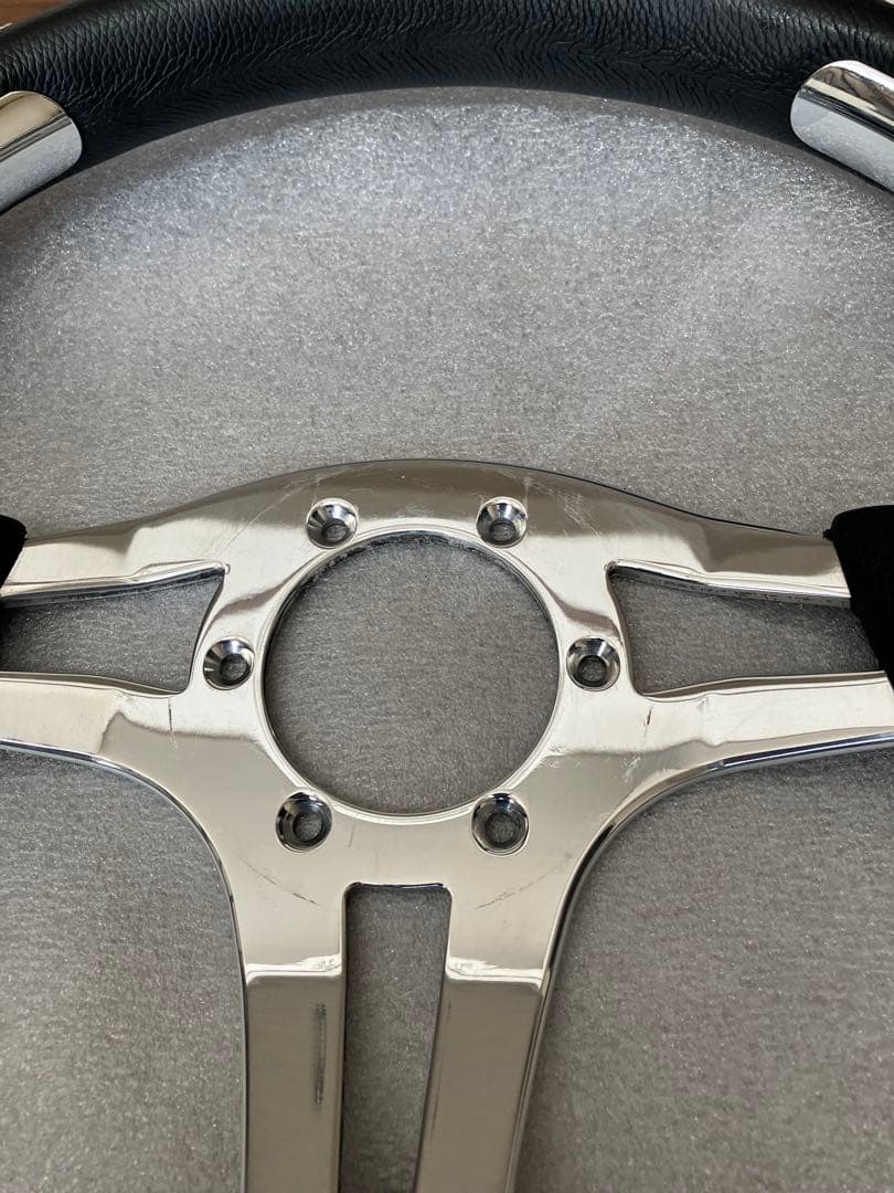 オッサレ番長です。【NARDI（ナルディ）　L（35φ）】