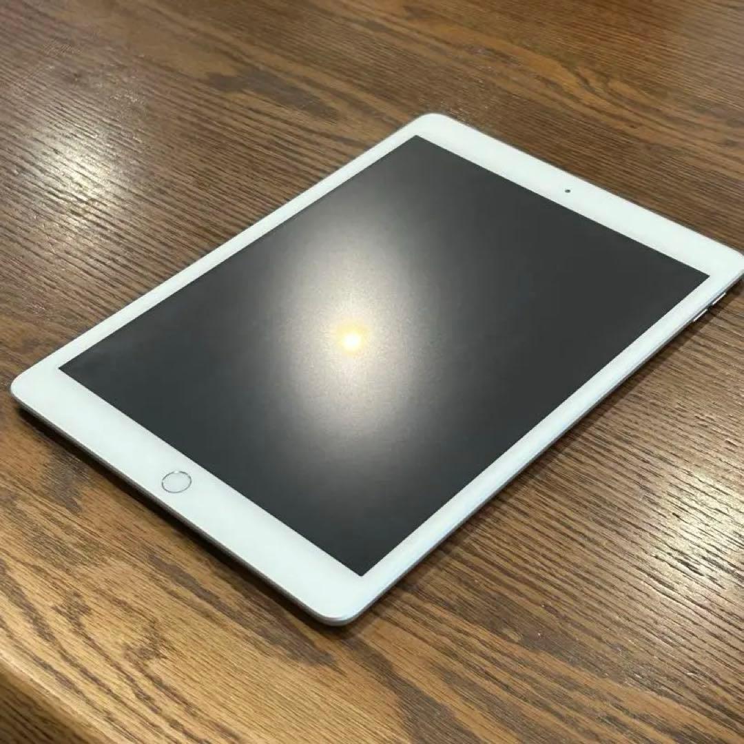 iPad 第7世代 WiFiモデル 128GB シルバー