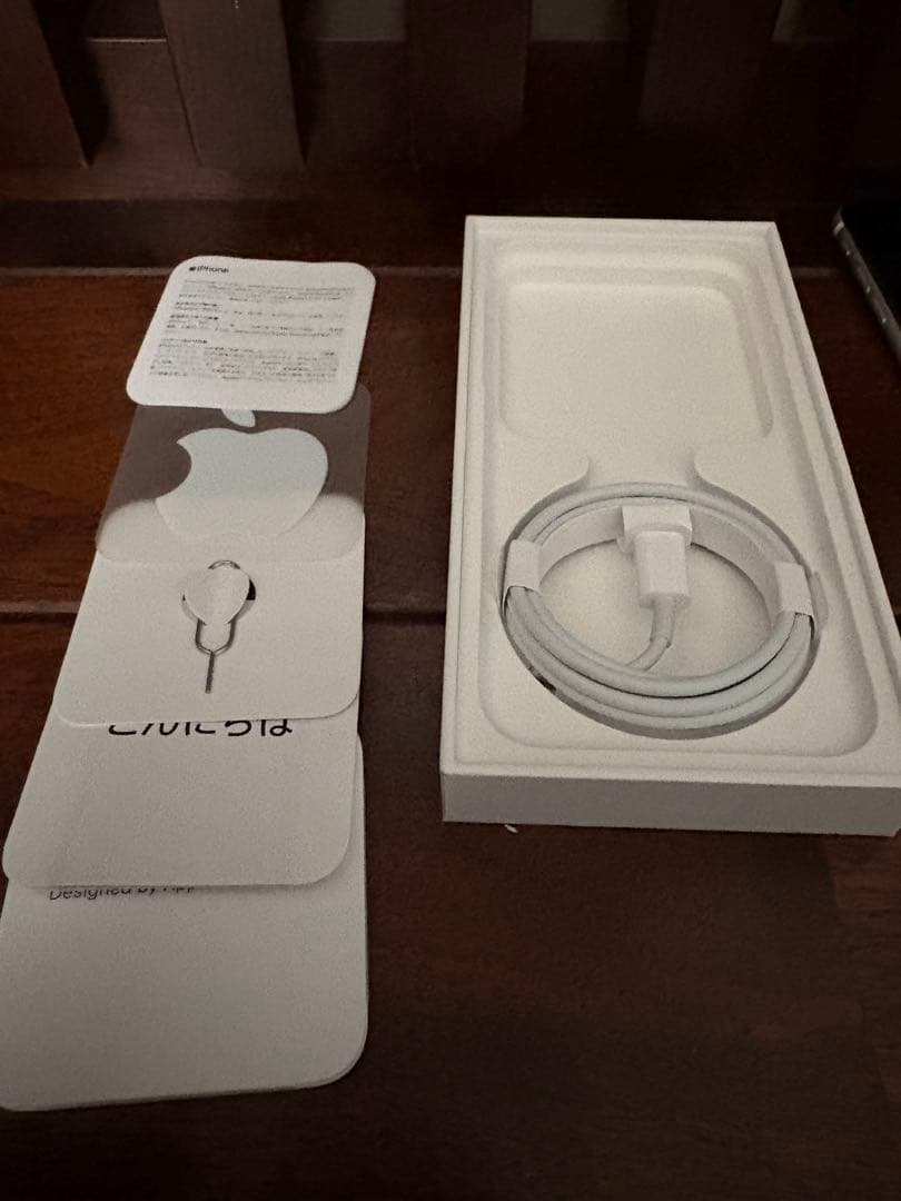 iPhoneSE（第二世代）　ホワイト 64