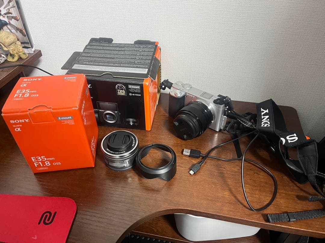 SONY α 6400とsel35 f18 レンズ ミラーレスカメラ