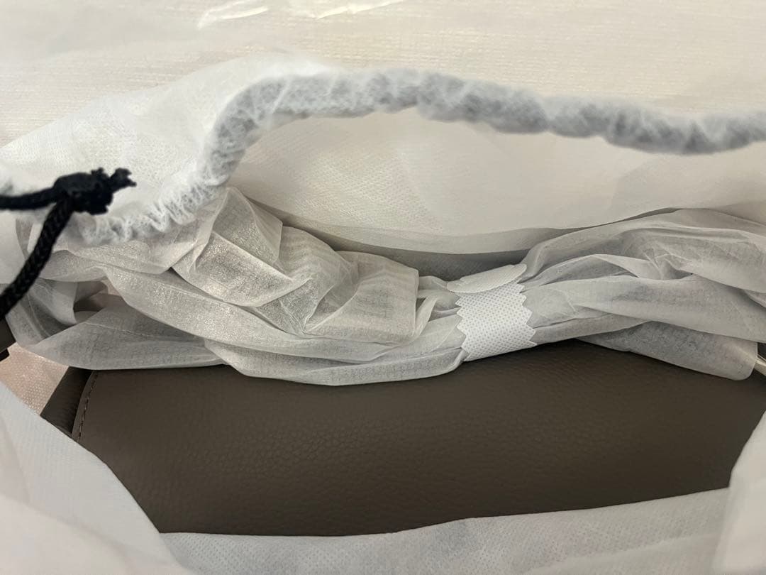 ビアズリー beardsley ボディーバッグ　トープ