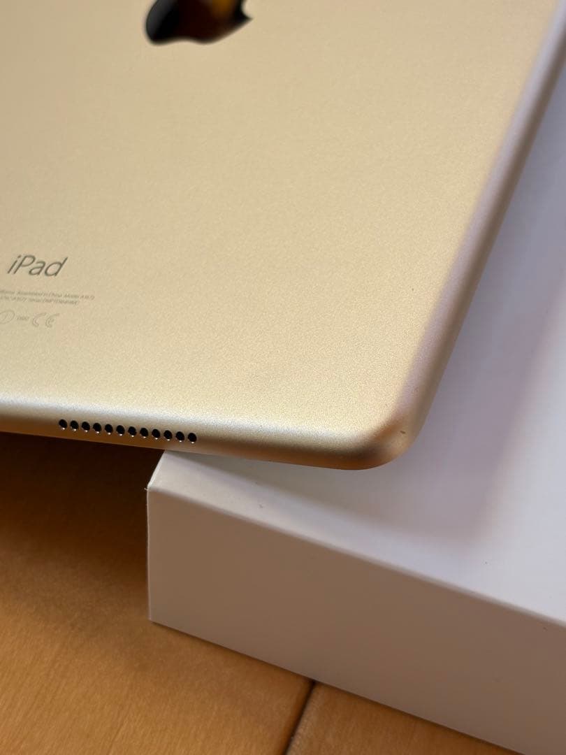 【美品】iPad Pro 9.7インチ　A1673