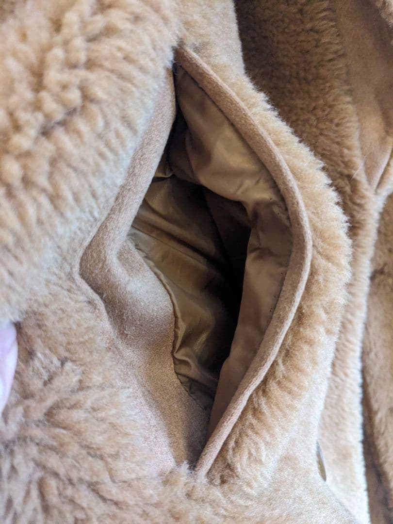 hattさん【美品】UGG フラッフピーコート