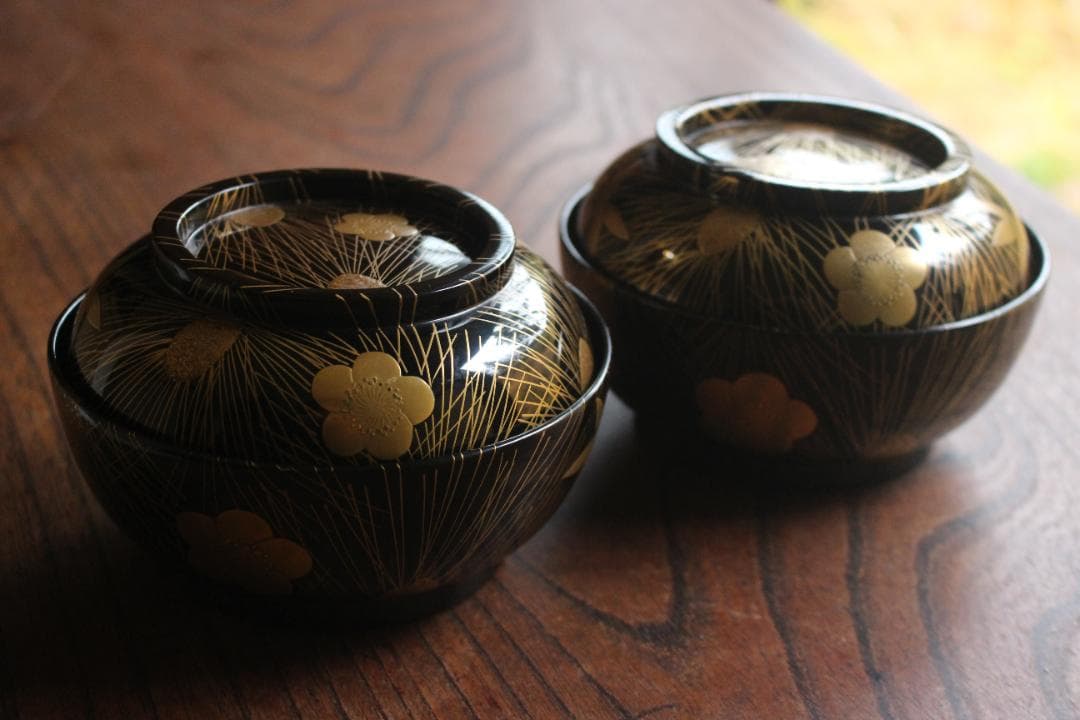 デッドストック！時代黒漆に極上松竹梅蒔絵の映える煮物椀2点（検輪島塗雑煮椀蒔絵椀