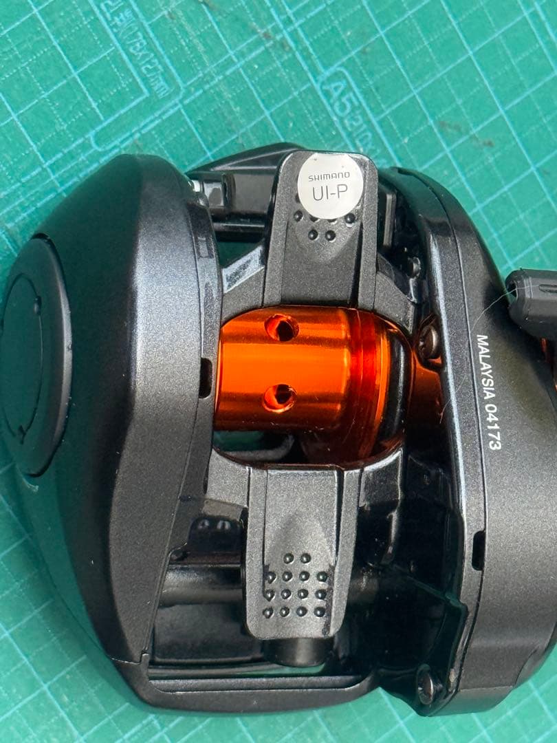 シマノ 20バルケッタ F カスタム 150DHXG（右）