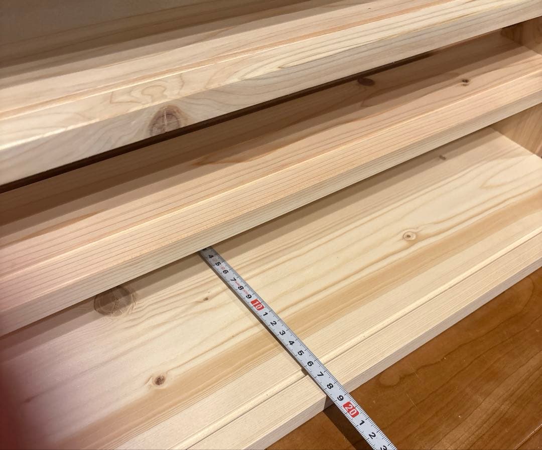 yz　トミカ収納棚8段ヒノキ材　最下段幅広タイプパイン材